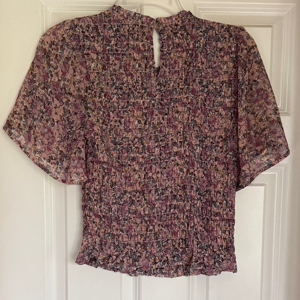 Abercrombie & Fitch Lilac Floral Smocked Puff Sleeve Blouse - Picture 3 of 3